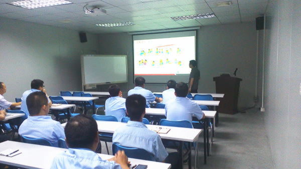 正睿咨詢(xún)專(zhuān)家老師對(duì)天行健管理者進(jìn)行專(zhuān)案改善培訓(xùn)