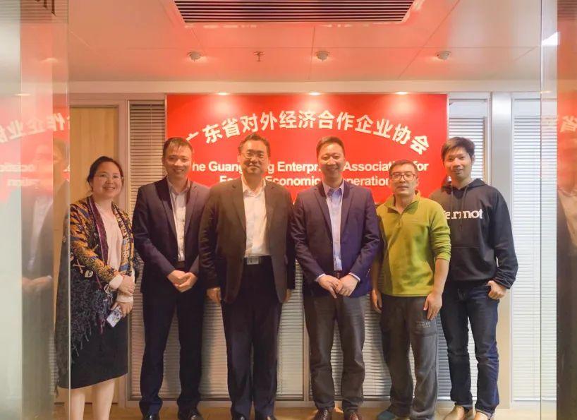 2 月 10 日 廣東省對外經(jīng)濟合作企業(yè)協(xié)會駐莫斯科代表處首席代表&俄羅斯粵商會會長孫繼業(yè)、秘書長于超先、秘書長李欽武、正睿咨詢集團商業(yè)服務中心總經(jīng)理武文盛（左3）、項目總監(jiān)譚懿（左2）合影