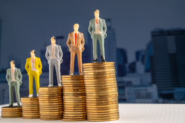 集團(tuán)財(cái)務(wù)整合優(yōu)化：降低成本，提高資金使用效率