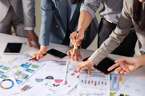 集團(tuán)管控中的決策權(quán)分配：原則、方法與優(yōu)化策略