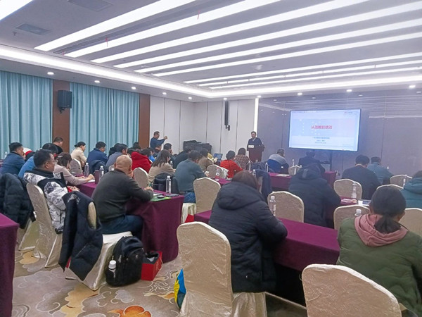 無錫市社區(qū)商會——勤新商會攜手正睿咨詢集團為企業(yè)家賦能充電！