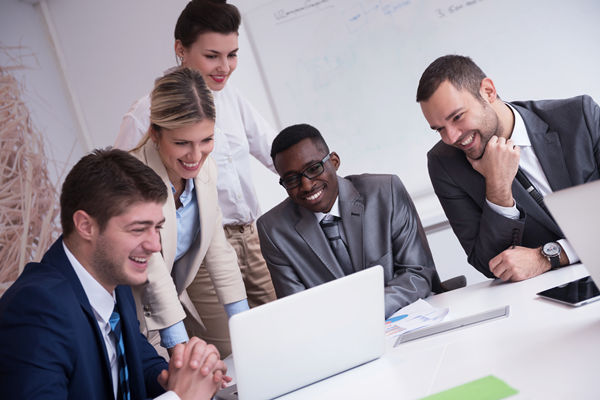 多元化團隊績效管理：適應(yīng)多元化環(huán)境，促進團隊和諧