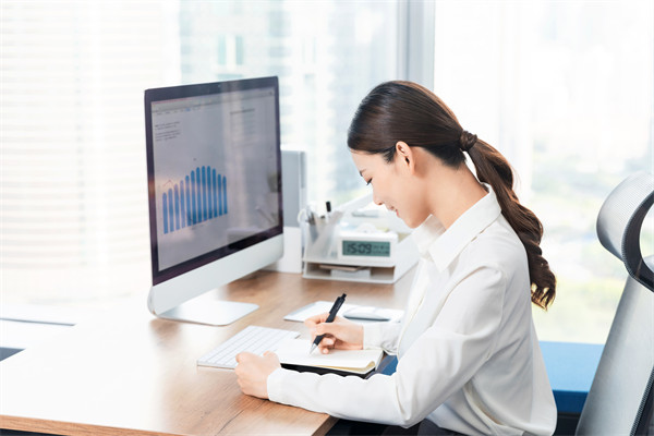 薪酬與員工發(fā)展：促進(jìn)員工成長，提高工作動(dòng)力