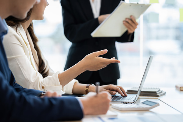 創(chuàng)新集團(tuán)管控模式，提升企業(yè)運(yùn)營(yíng)效率，創(chuàng)造更大價(jià)值