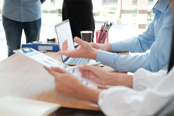 深化績(jī)效數(shù)據(jù)分析，優(yōu)化企業(yè)決策與資源配置