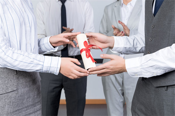 員工福利多樣化趨勢：哪些非貨幣激勵可提高滿意度？