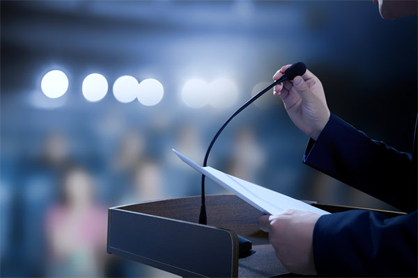 績(jī)效管理中，如何有效反饋以促進(jìn)員工持續(xù)改進(jìn)與成長(zhǎng)？