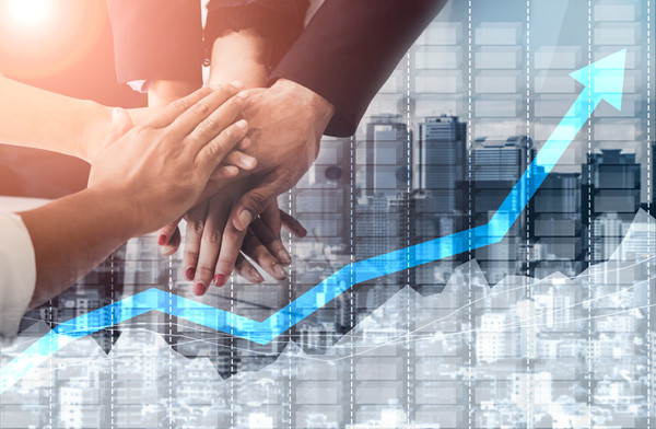 跨部門協(xié)作中，如何確?？冃е笜?biāo)的一致性與協(xié)同性？