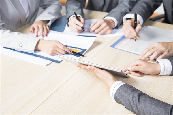 企業(yè)戰(zhàn)略與文化建設(shè)相結(jié)合，打造獨(dú)具特色的發(fā)展模式