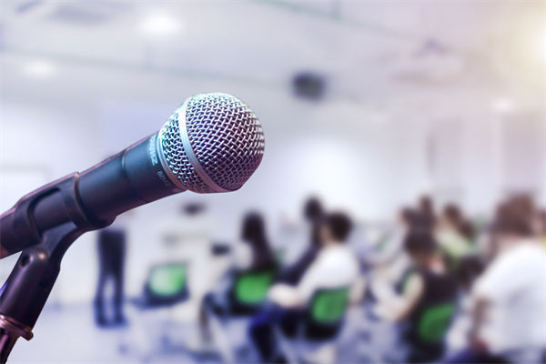 如何確保薪酬績效體系公平透明，增強(qiáng)員工信任？