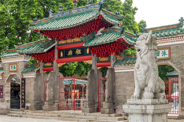 佛山戰(zhàn)略咨詢公司如何為企業(yè)定制長遠戰(zhàn)略規(guī)劃？