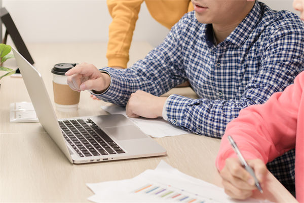 胖東來(lái)珠寶員工年薪從未低于20萬(wàn)，對(duì)企業(yè)人資的啟發(fā)