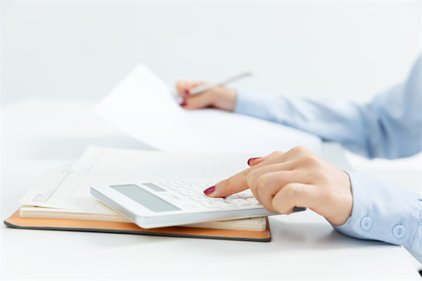 高管薪酬如何設(shè)計(jì)，才能既激勵(lì)又符合市場(chǎng)規(guī)范？