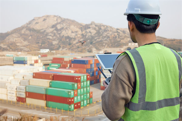 供應(yīng)鏈管理中，如何確保供應(yīng)鏈透明度與安全性？