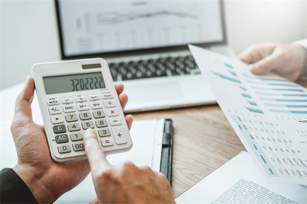 預(yù)算管理不善，會(huì)給企業(yè)帶來哪些潛在的財(cái)務(wù)風(fēng)險(xiǎn)？