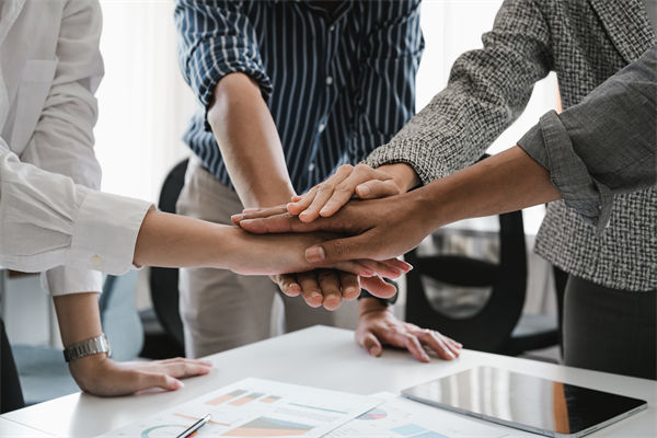 跨境營銷中，如何克服文化差異，實(shí)現(xiàn)全球化傳播？