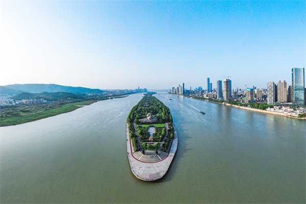 長沙戰(zhàn)略咨詢公司如何幫傳統(tǒng)企業(yè)突破發(fā)展瓶頸實現(xiàn)轉型？