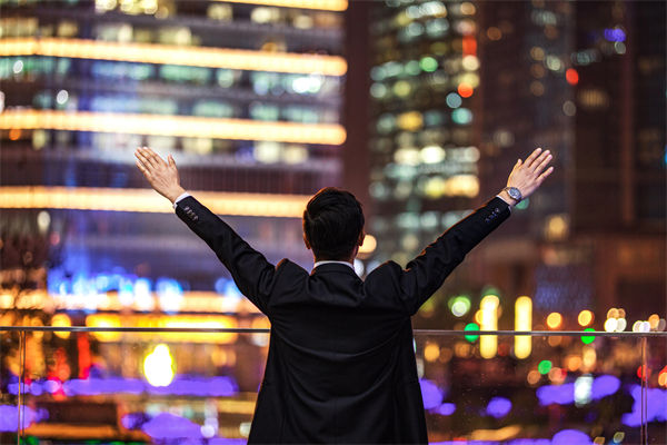 行業(yè)薪酬競爭激烈，企業(yè)怎樣優(yōu)化薪酬吸引頂尖人才？