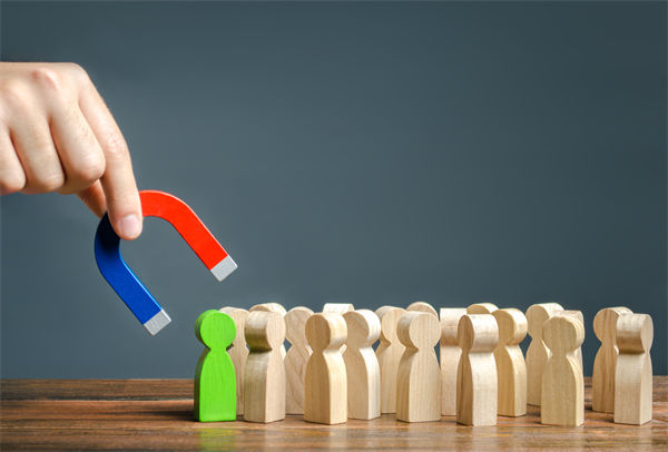 行業(yè)薪酬競(jìng)爭(zhēng)激烈，企業(yè)怎樣優(yōu)化薪酬吸引頂尖人才？