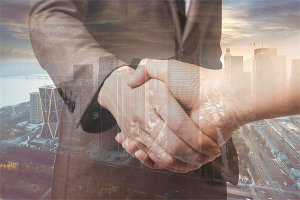 面對(duì)不確定性環(huán)境，企業(yè)如何制定靈活的戰(zhàn)略應(yīng)對(duì)方案？