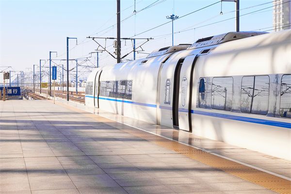 美國(guó)為什么沒有中國(guó)那樣的高鐵？是哪些方面限制了？