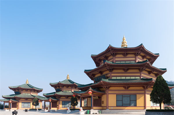 煙臺企業(yè)戰(zhàn)略模糊難落地？戰(zhàn)略咨詢公司如何精準(zhǔn)錨定增長賽道？