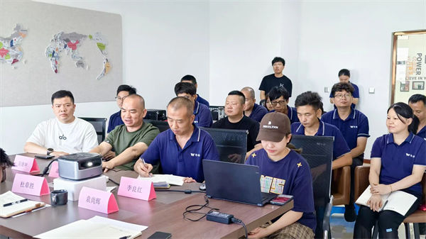 華瑋機械生產(chǎn)總經(jīng)理潘貽豐先生致辭