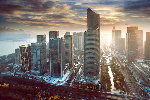 市場突變計劃失效，年度計劃如何靈活應對突發(fā)情況？