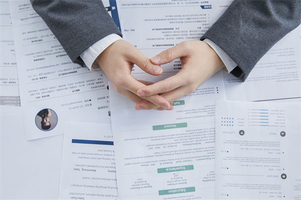 招聘流程看似高效規(guī)范，招來的人卻總是與需求錯(cuò)位？