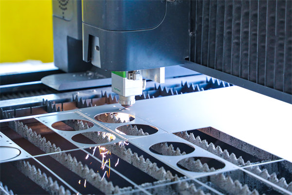 制造業(yè)管理咨詢公司，如何幫助企業(yè)應(yīng)對(duì)市場(chǎng)波動(dòng)？